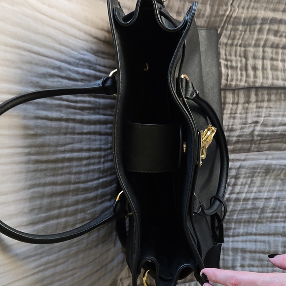 Michael Kors Purse - Picture 4 of 11